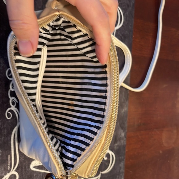 Purse - Picture 2 of 3